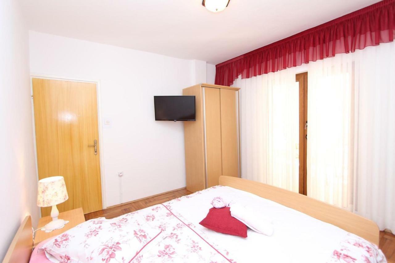 Guest House Rexa Ровин Екстериор снимка