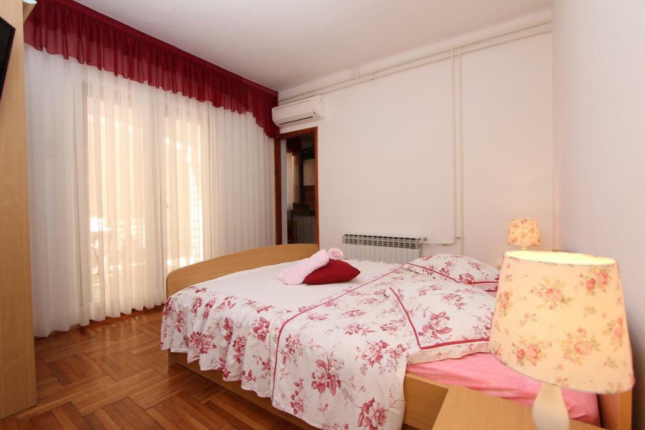 Guest House Rexa Ровин Екстериор снимка